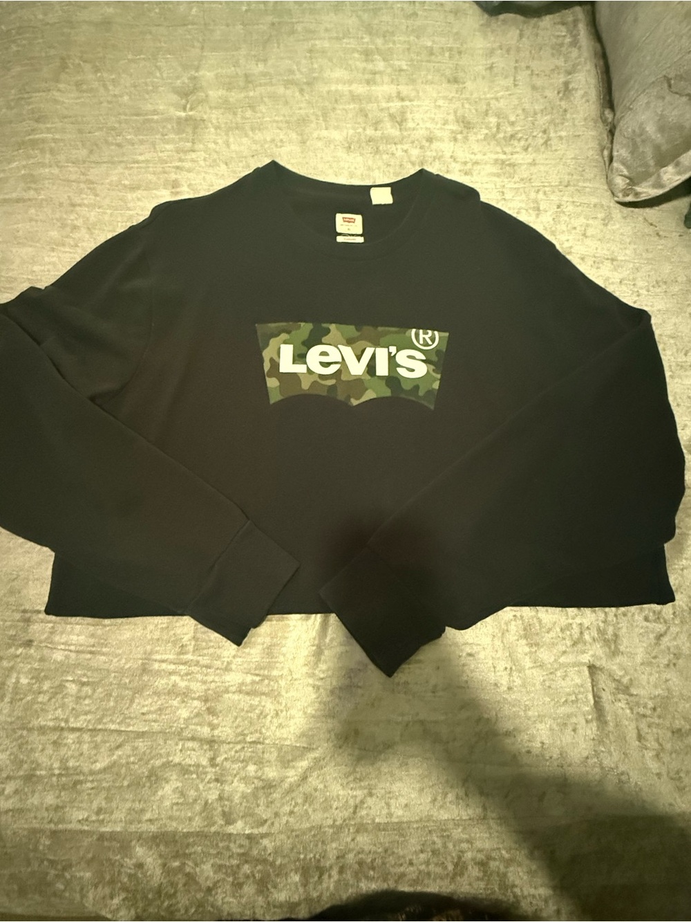 Levi's Men's Black Crewneck with Green Camo Logo